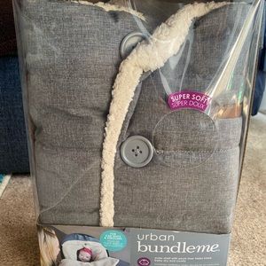 Urban Bundle Me - Winter - Grey. Brand New!